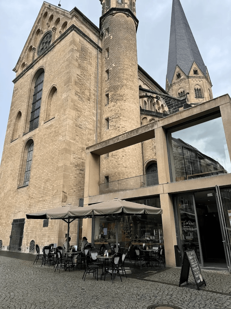 LaRoc Espressobar direkt am Bonner Münster mit Terrasse